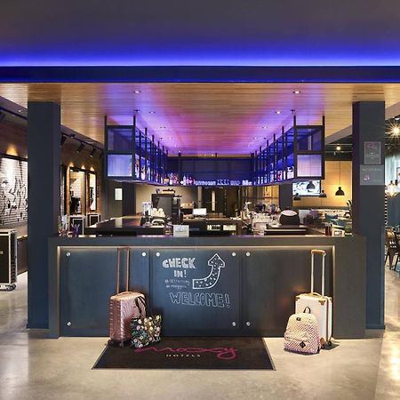 Готель Moxy Йорк Екстер'єр фото