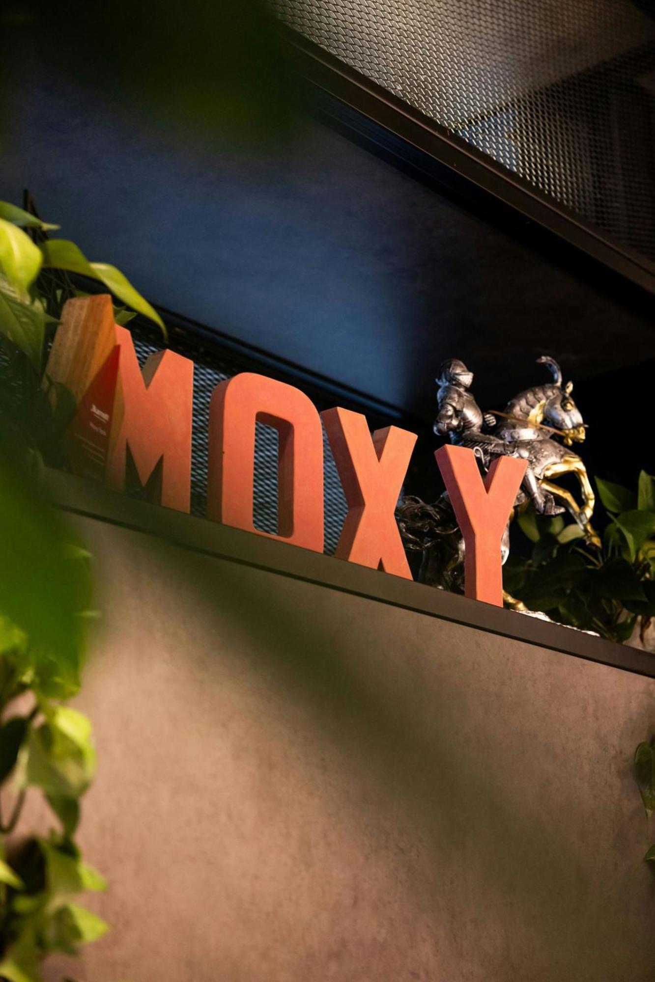 Готель Moxy Йорк Екстер'єр фото