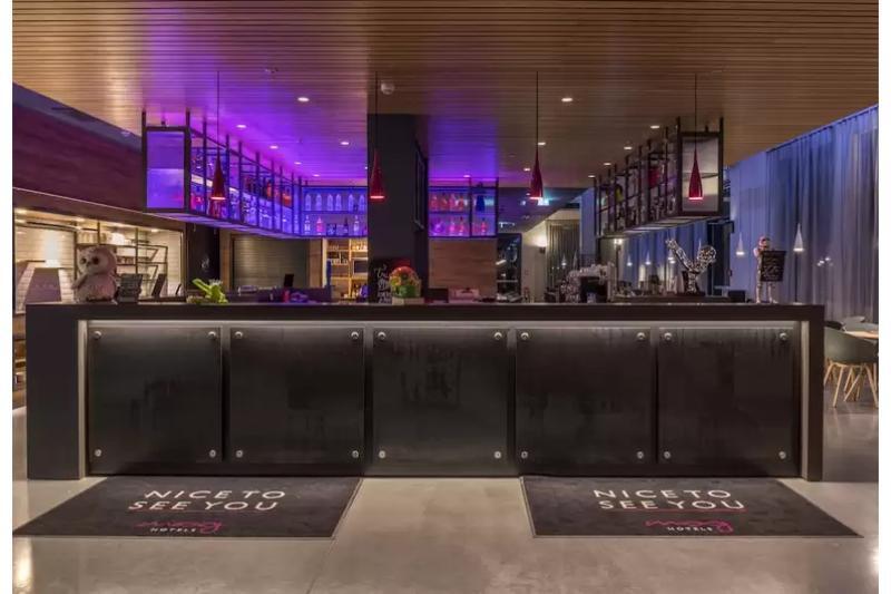Готель Moxy Йорк Екстер'єр фото